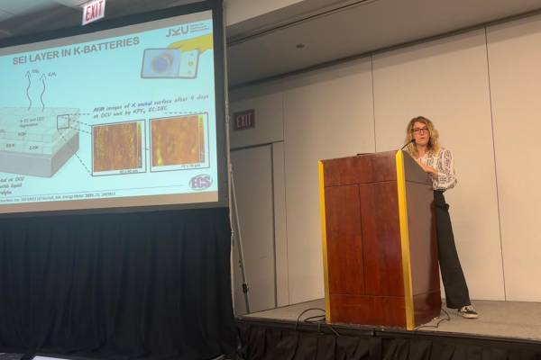 Sabrina Trano from POLITO presenting